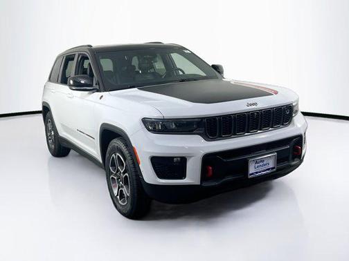 Bright White Clearcoat 2022 Jeep Grand Cherokee Trailhawk
