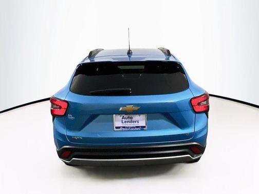 Marina Blue Metallic 2025 Chevrolet Trax LT