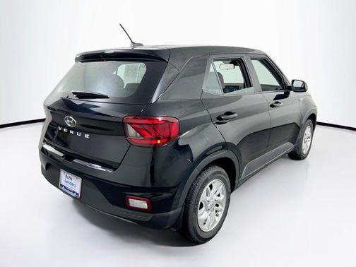 2023 Hyundai VENUE SE