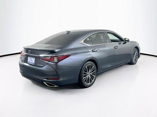 2022 Lexus ES 350 Base
