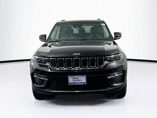 Diamond Black Crystal Pearlcoat 2023 Jeep Grand Cherokee Limited
