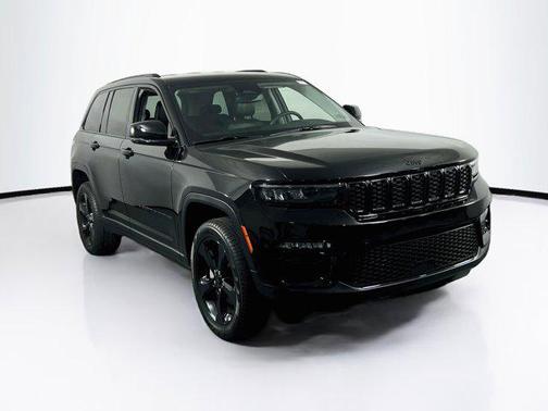 Diamond Black Crystal Pearlcoat 2023 Jeep Grand Cherokee Limited