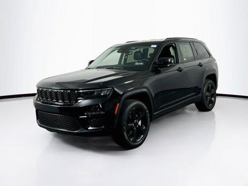 Diamond Black Crystal Pearlcoat 2023 Jeep Grand Cherokee Limited