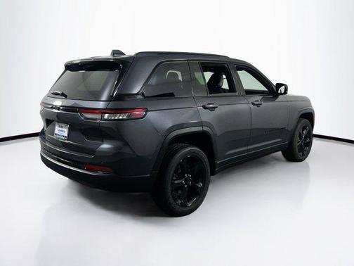 2022 Jeep Grand Cherokee Altitude