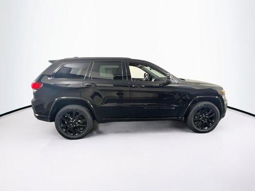 2022 Jeep Grand Cherokee Laredo