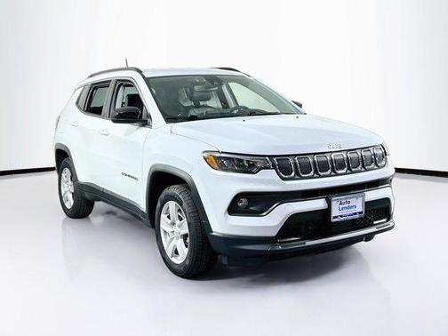 Bright White Clearcoat 2022 Jeep Compass Latitude