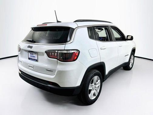 Bright White Clearcoat 2022 Jeep Compass Latitude
