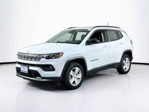 Bright White Clearcoat 2022 Jeep Compass Latitude