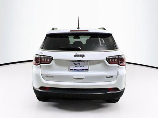 Bright White Clearcoat 2022 Jeep Compass Latitude
