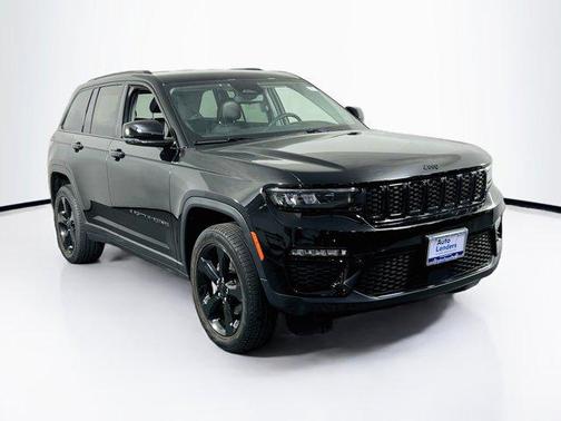 Diamond Black Crystal Pearlcoat 2023 Jeep Grand Cherokee Limited