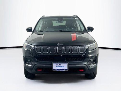 Diamond Black Crystal Pearlcoat 2022 Jeep Compass Trailhawk