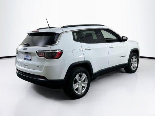 Bright White Clearcoat 2022 Jeep Compass Latitude