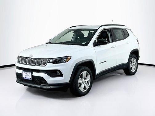 Bright White Clearcoat 2022 Jeep Compass Latitude