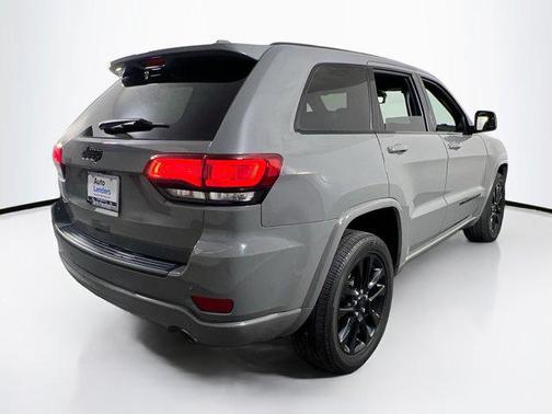 2022 Jeep Grand Cherokee Laredo