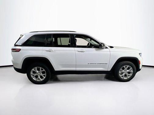 Bright White Clearcoat 2023 Jeep Grand Cherokee Limited
