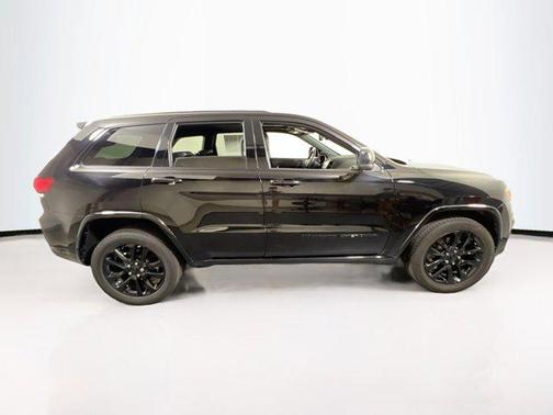 2022 Jeep Grand Cherokee Laredo
