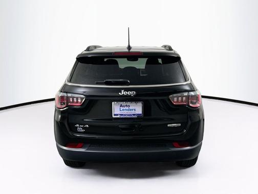 Diamond Black Crystal Pearlcoat 2023 Jeep Compass Latitude