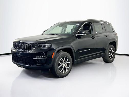 Diamond Black Crystal Pearlcoat 2023 Jeep Grand Cherokee Limited
