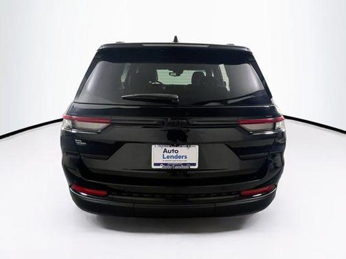2022 Jeep Grand Cherokee Altitude