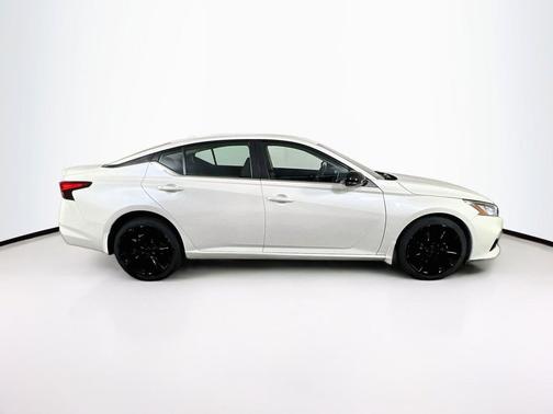 Pearl White Tricoat 2020 Nissan Altima SR Intelligent AWD