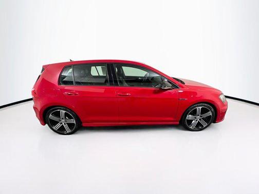 2016 Volkswagen Golf R 4-Door