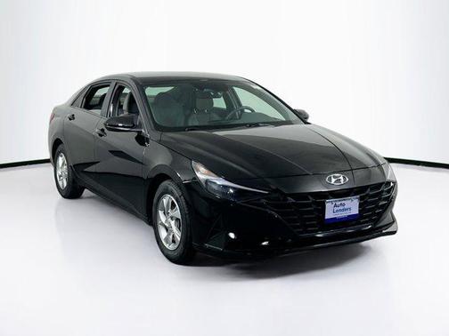 2023 Hyundai ELANTRA SE