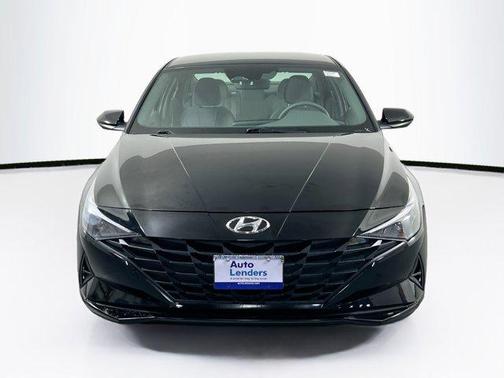2023 Hyundai ELANTRA SE