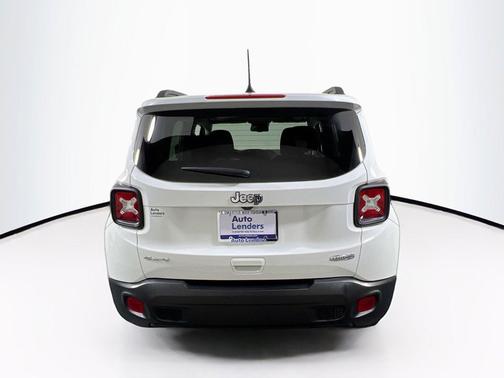 Alpine White Clearcoat 2022 Jeep Renegade Latitude