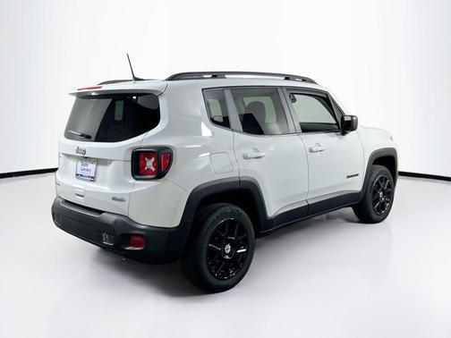 Alpine White Clearcoat 2022 Jeep Renegade Latitude