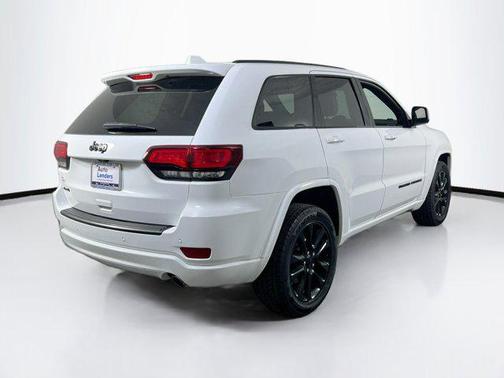 2022 Jeep Grand Cherokee Laredo