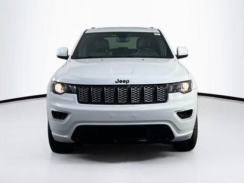 2022 Jeep Grand Cherokee Laredo