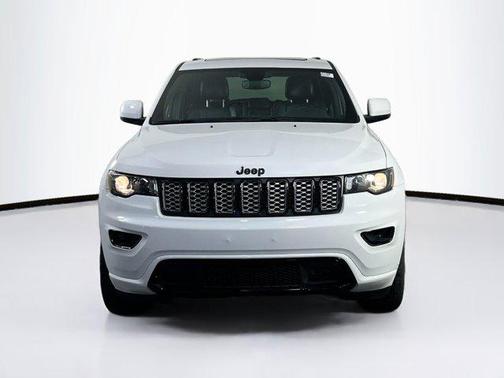 2022 Jeep Grand Cherokee Laredo