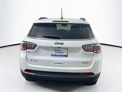 Bright White Clearcoat 2022 Jeep Compass Latitude