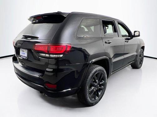 2022 Jeep Grand Cherokee Laredo