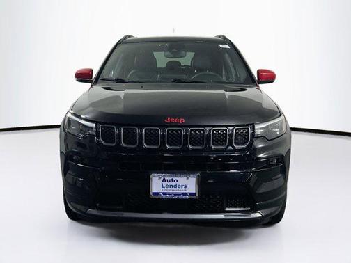 Diamond Black Crystal Pearlcoat 2023 Jeep Compass (RED) Edition 4x4