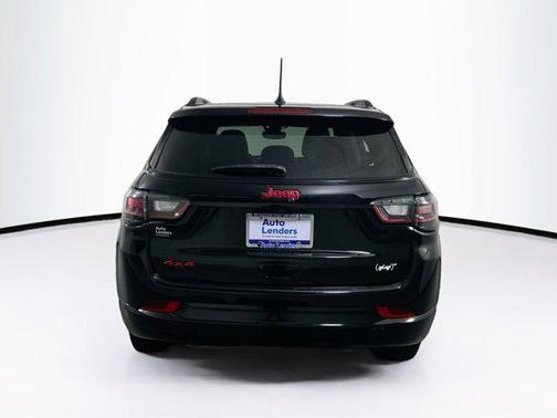 Diamond Black Crystal Pearlcoat 2023 Jeep Compass (RED) Edition 4x4