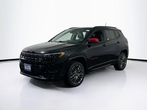 Diamond Black Crystal Pearlcoat 2023 Jeep Compass (RED) Edition 4x4