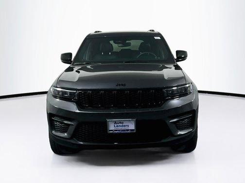 Baltic Gray Metallic Clearcoat 2023 Jeep Grand Cherokee Altitude
