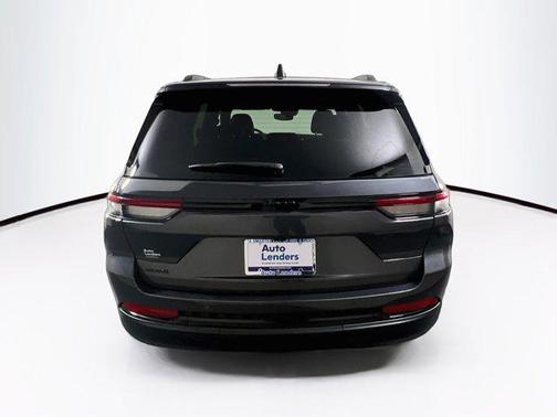 Baltic Gray Metallic Clearcoat 2023 Jeep Grand Cherokee Altitude