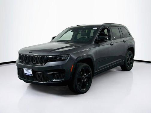 Baltic Gray Metallic Clearcoat 2023 Jeep Grand Cherokee Altitude