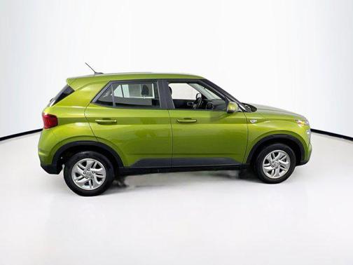 2023 Hyundai VENUE SE