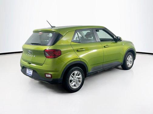 2023 Hyundai VENUE SE