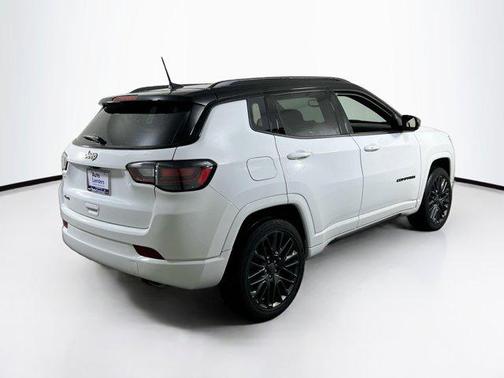 Bright White Clearcoat 2022 Jeep Compass High Altitude