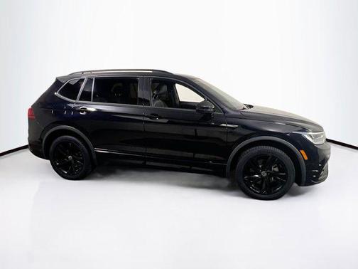 Deep Black Pearl 2023 Volkswagen Tiguan 2.0T SE R-Line Black 4MOTION