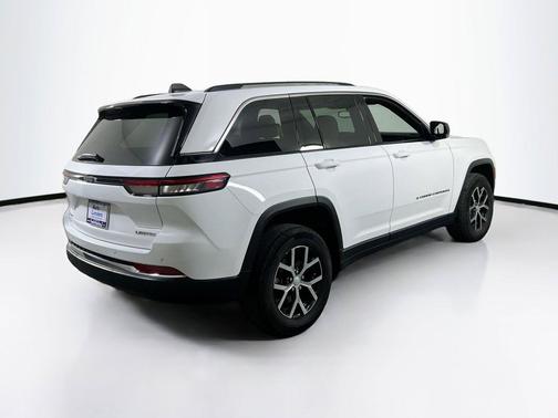 Bright White Clearcoat 2023 Jeep Grand Cherokee Limited