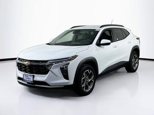 Summit White 2025 Chevrolet Trax LT