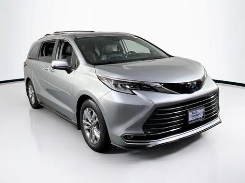 2022 Toyota Sienna Limited