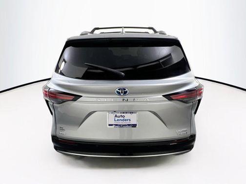 2022 Toyota Sienna Limited