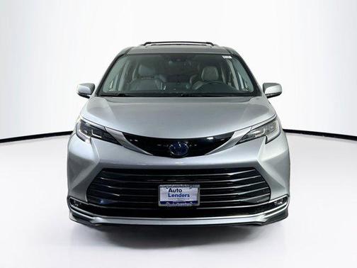 2022 Toyota Sienna Limited