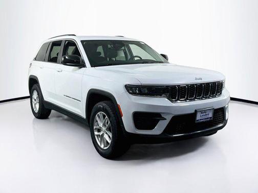 Bright White Clearcoat 2023 Jeep Grand Cherokee Laredo